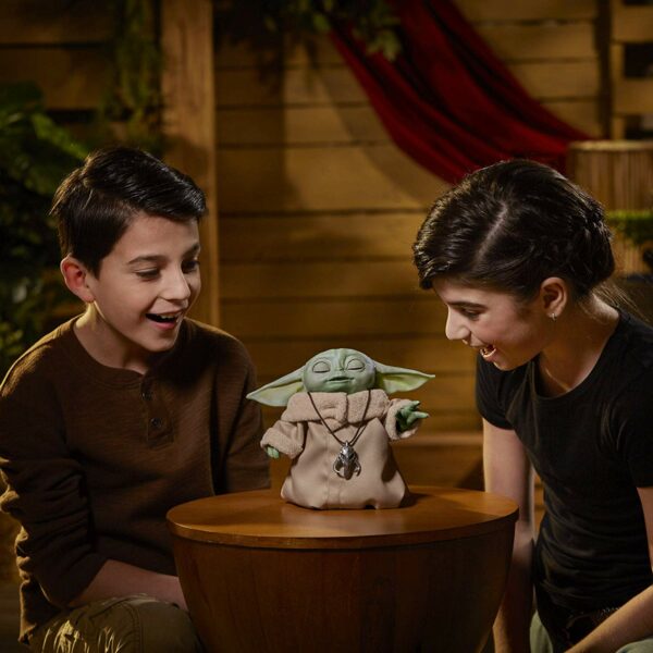 Star Wars The Child elektronische Edition mit über 25 Sound- und Bewegungskombinationen, The Mandalorian Spielzeug – Bild 5