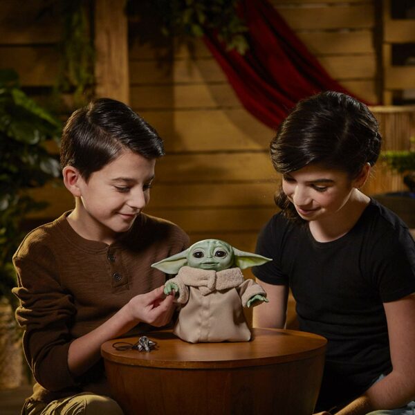 Star Wars The Child elektronische Edition mit über 25 Sound- und Bewegungskombinationen, The Mandalorian Spielzeug – Bild 6