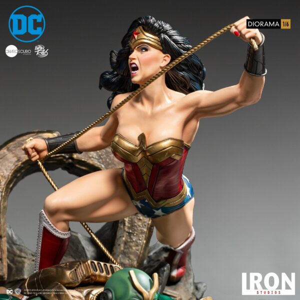 DC Comics Diorama 1/6 Wonder Woman Vs Darkseid by Ivan Reis 54 cm – Bild 5