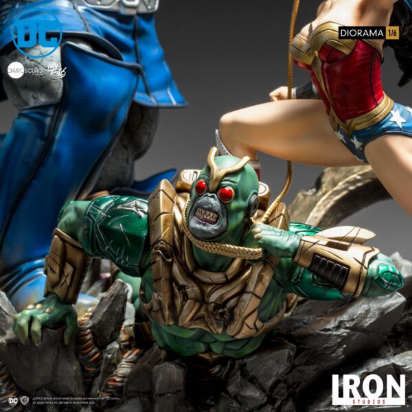 DC Comics Diorama 1/6 Wonder Woman Vs Darkseid by Ivan Reis 54 cm – Bild 6