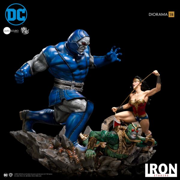 DC Comics Diorama 1/6 Wonder Woman Vs Darkseid by Ivan Reis 54 cm – Bild 11