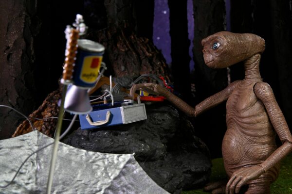 NECA E.T.- Der Ausserirdische LED Actionfigur 40th Anniversary Multicolor 11cm – Bild 5